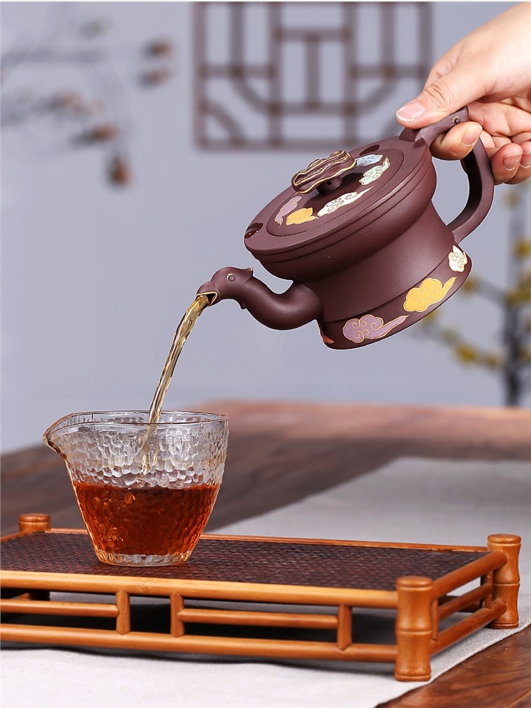 储栋平作品 灵芝龙凤