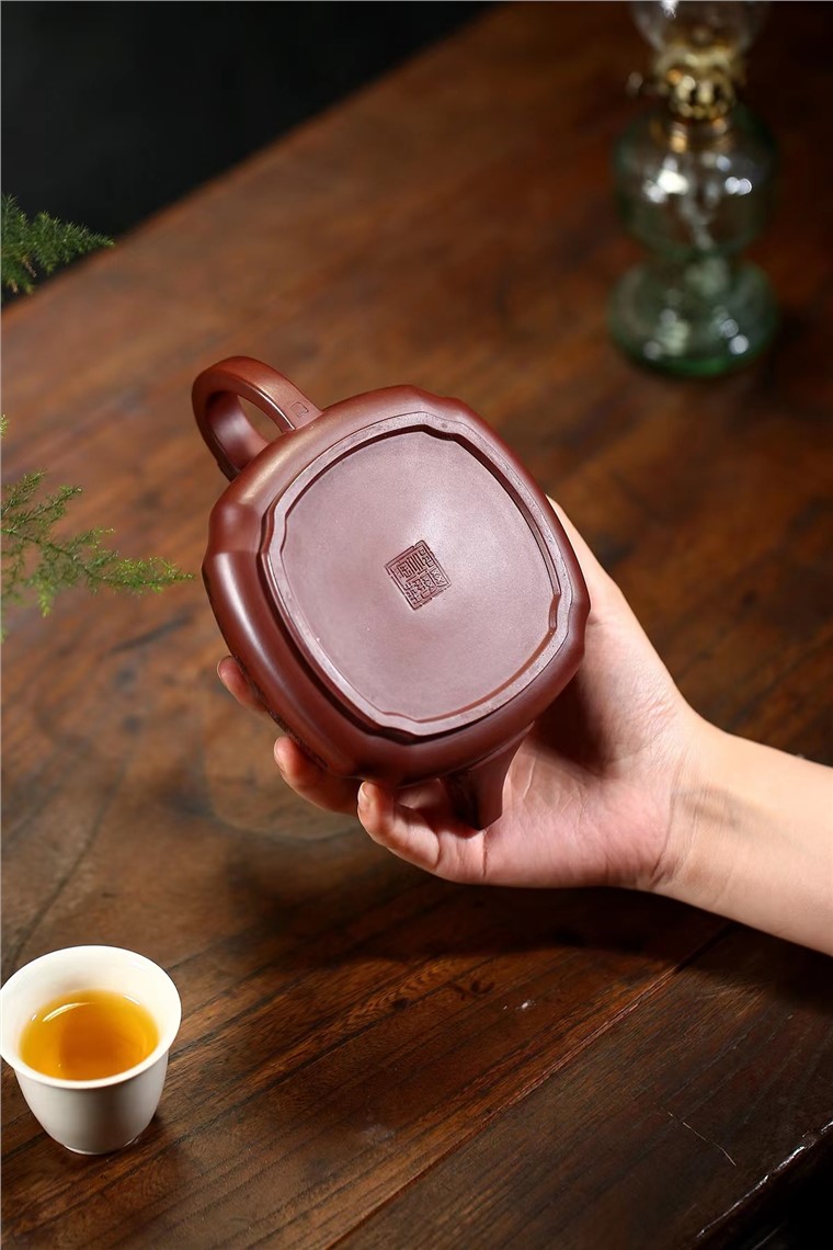 邱爽作品 四方龙尊