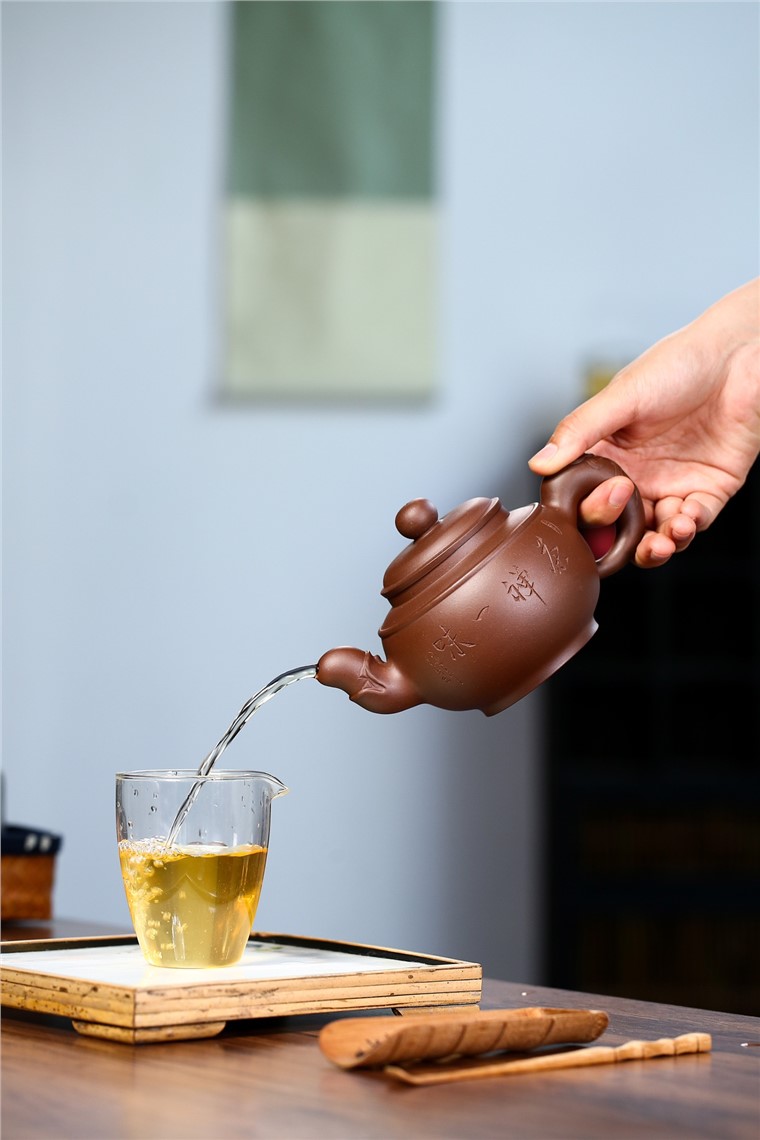 朱晨阳作品 疾风壶