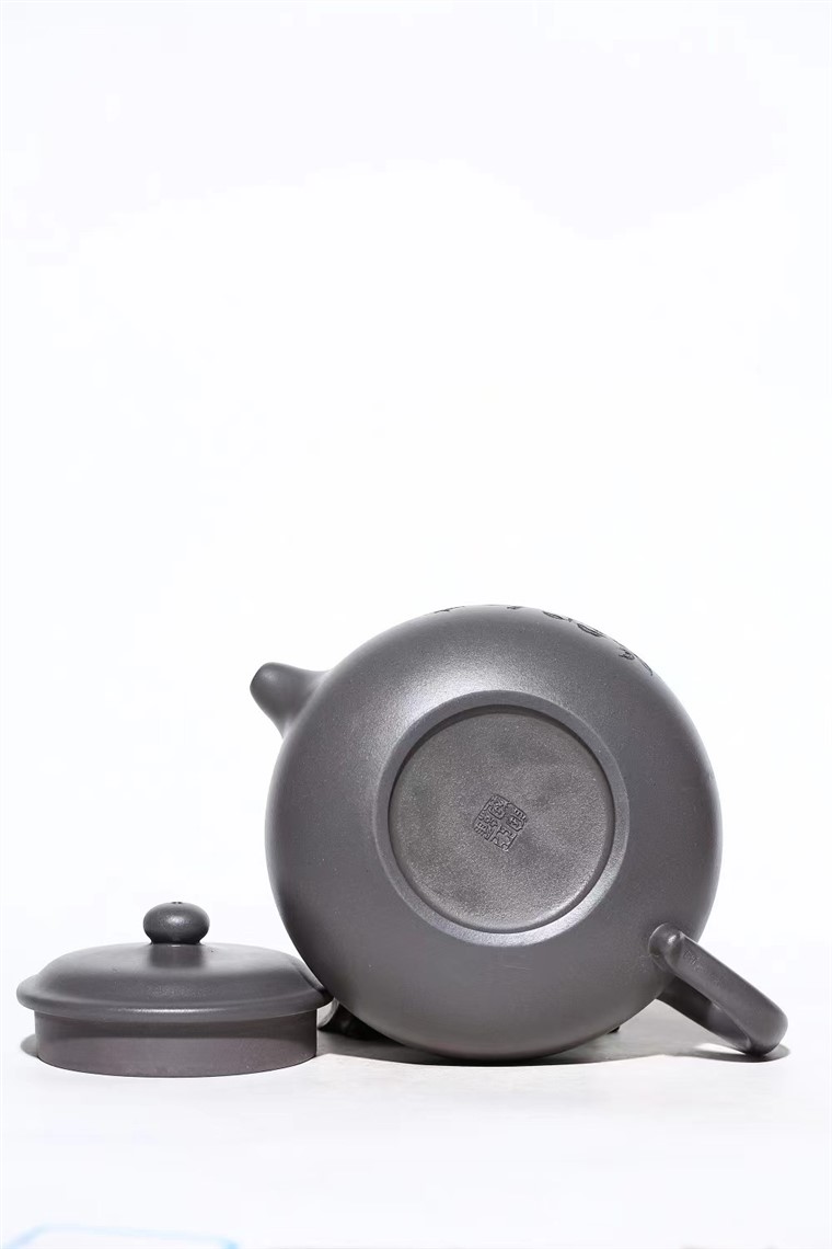 吴亚维作品 仿古壶