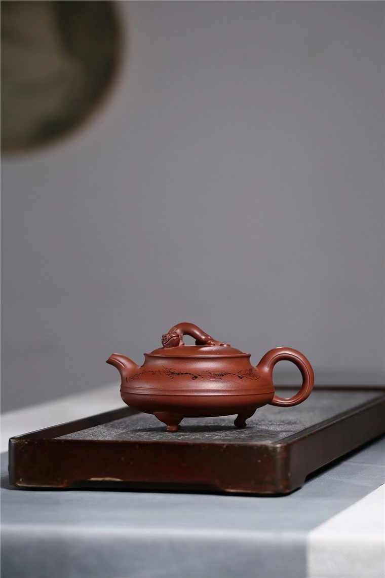 刘红仙作品 三足螭龙图片