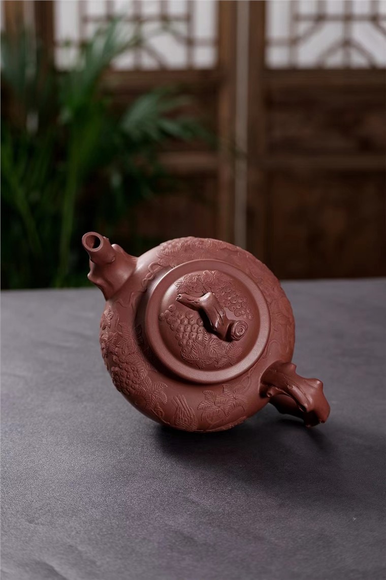 王岳龄作品 葡萄悠悠图片