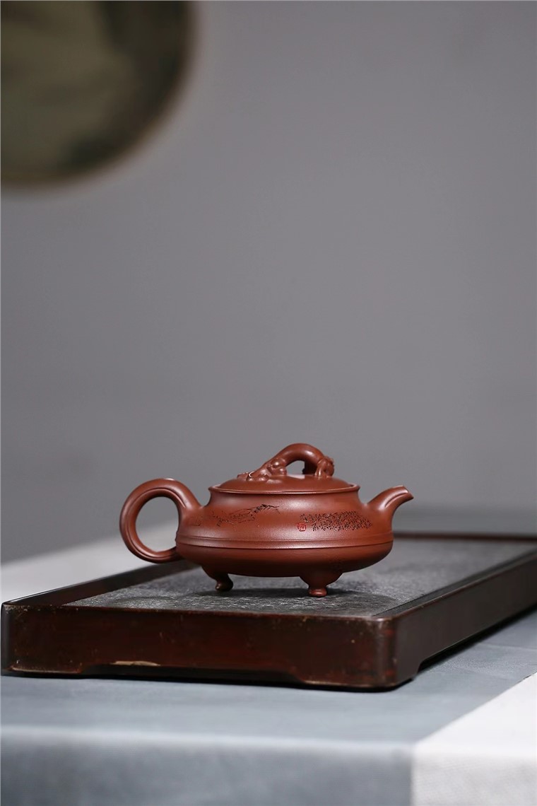 刘红仙作品 三足螭龙图片