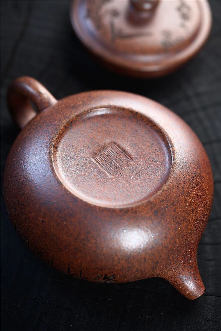 邱爽作品 扁腹