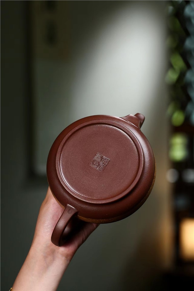周新元作品 绞泥玉带