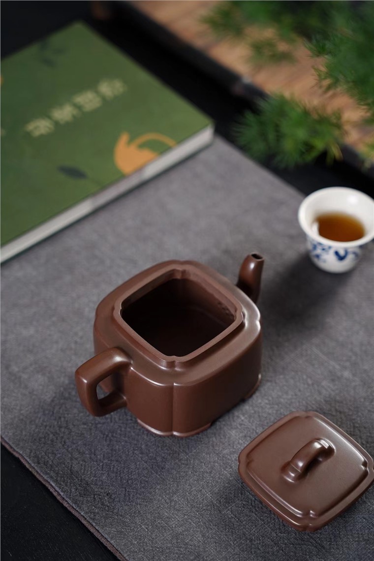 张忠行作品 创意涅槃壶图片