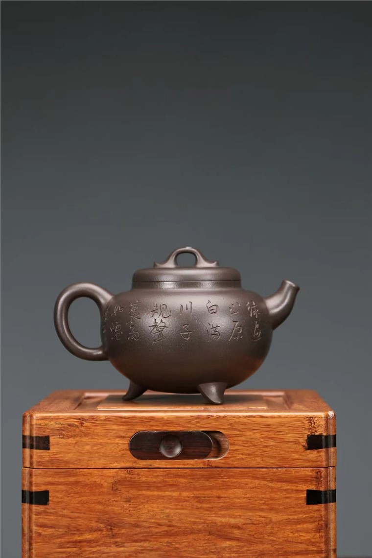惠海勤作品 三足水平图片