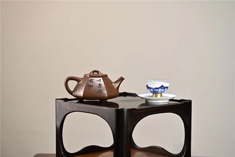 高卫萍作品 六方石瓢图片