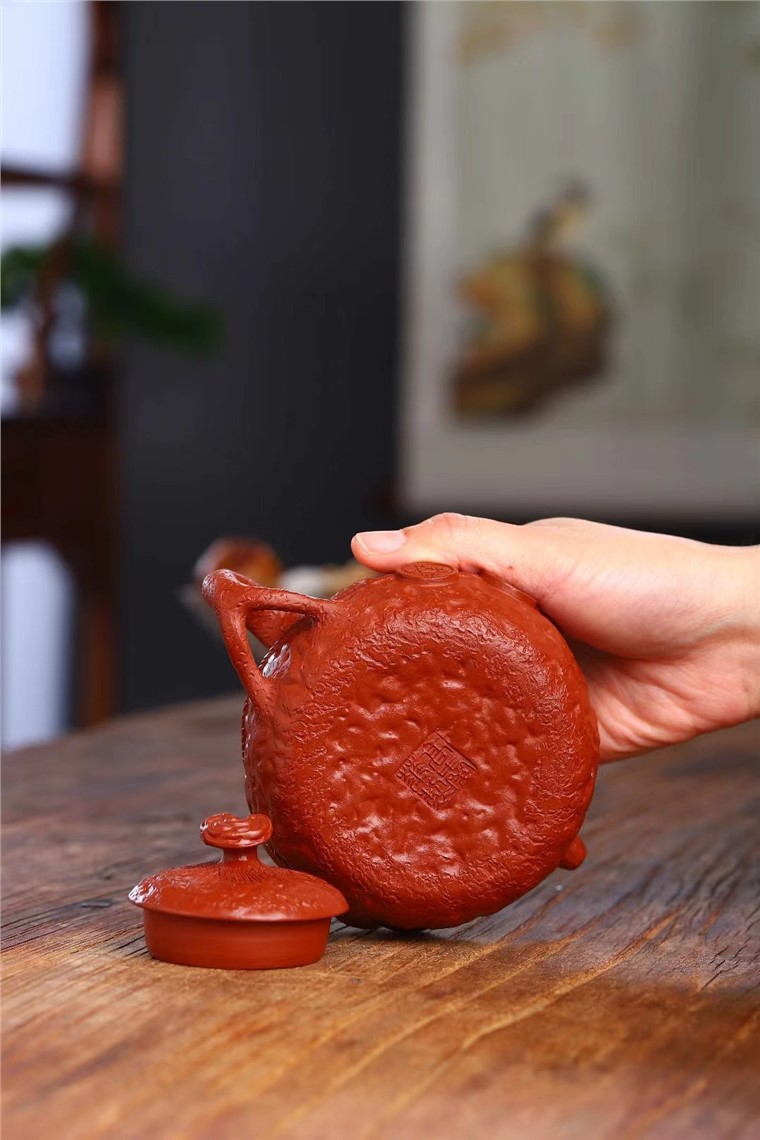高爱华作品 金蟾供春