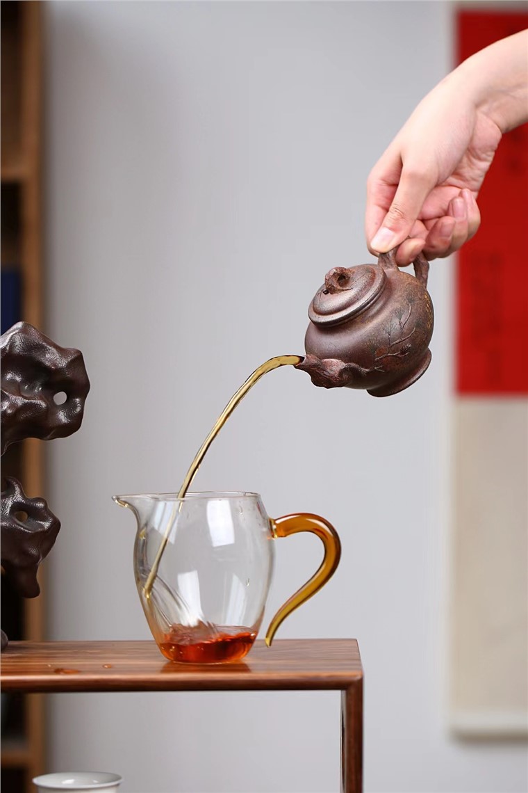 霍菊华作品 松报春