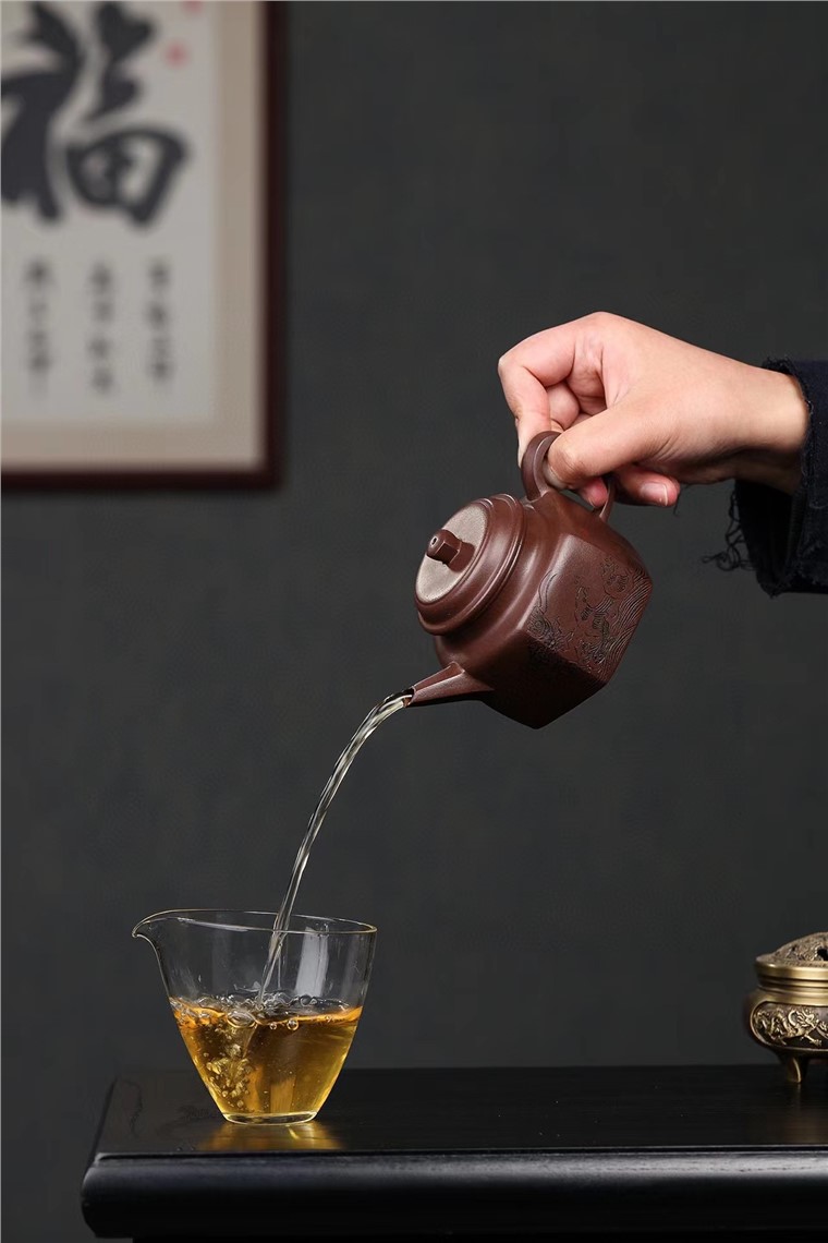 朱丽萍作品 六方剑流德钟