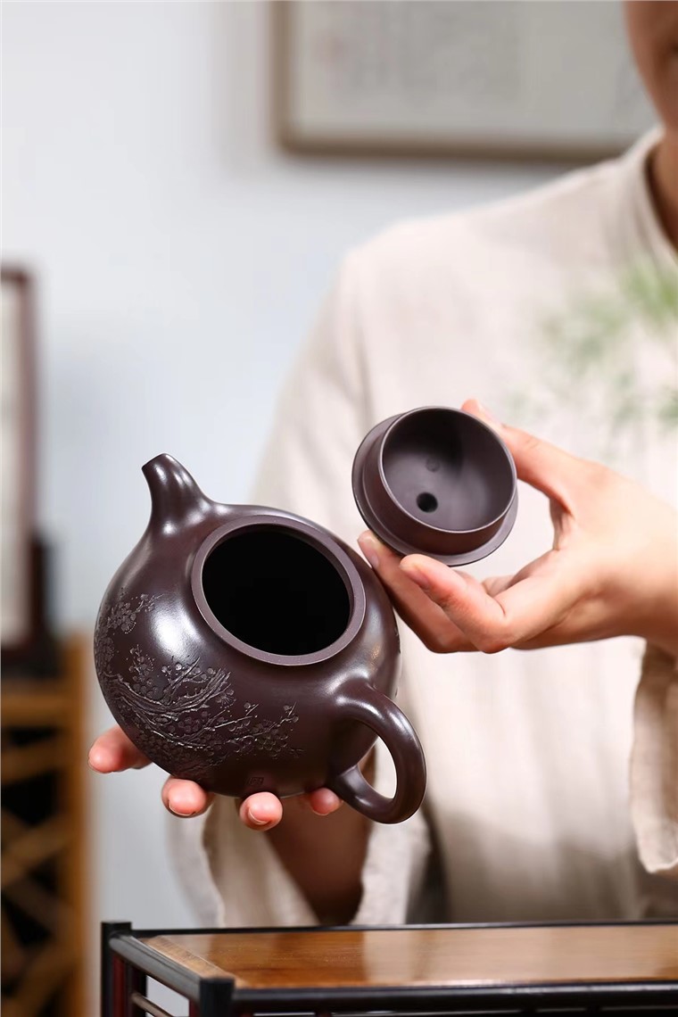 周敏作品 乳鼎图片