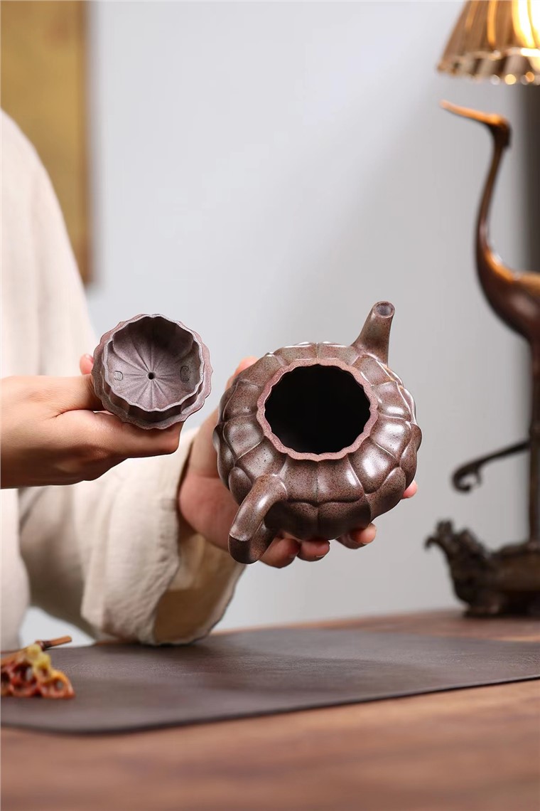刘军作品 宝莲壶图片