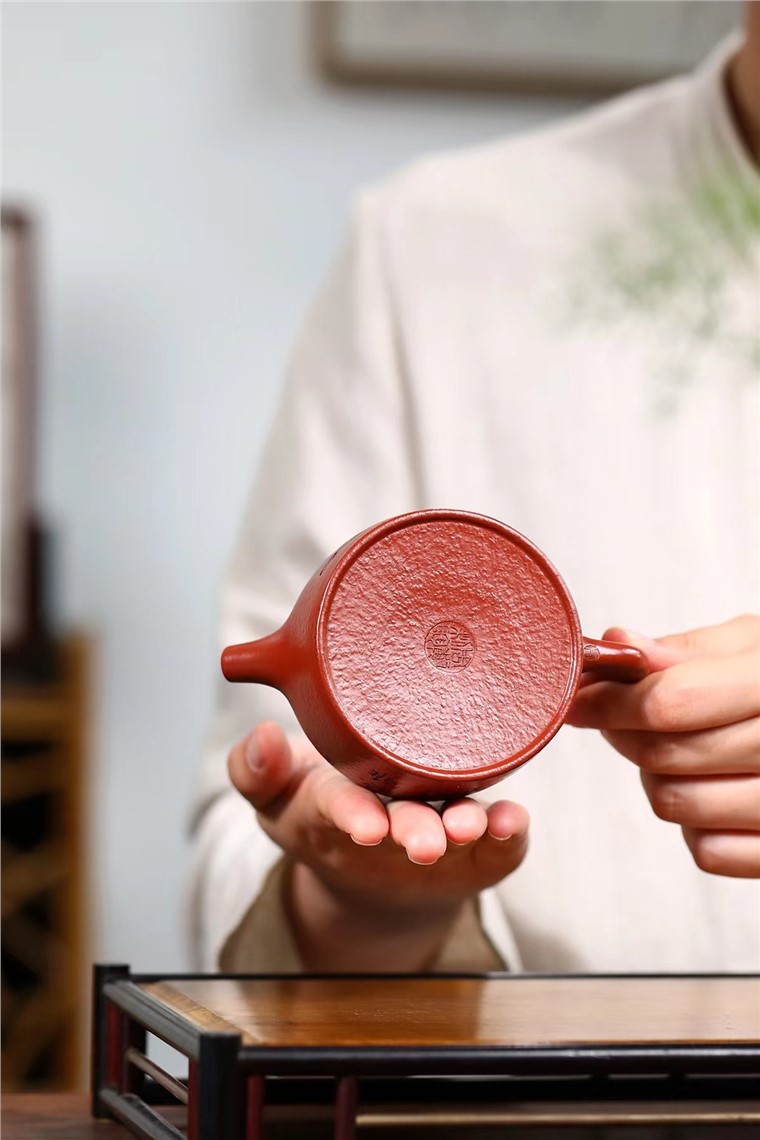 周敏作品 德钟图片