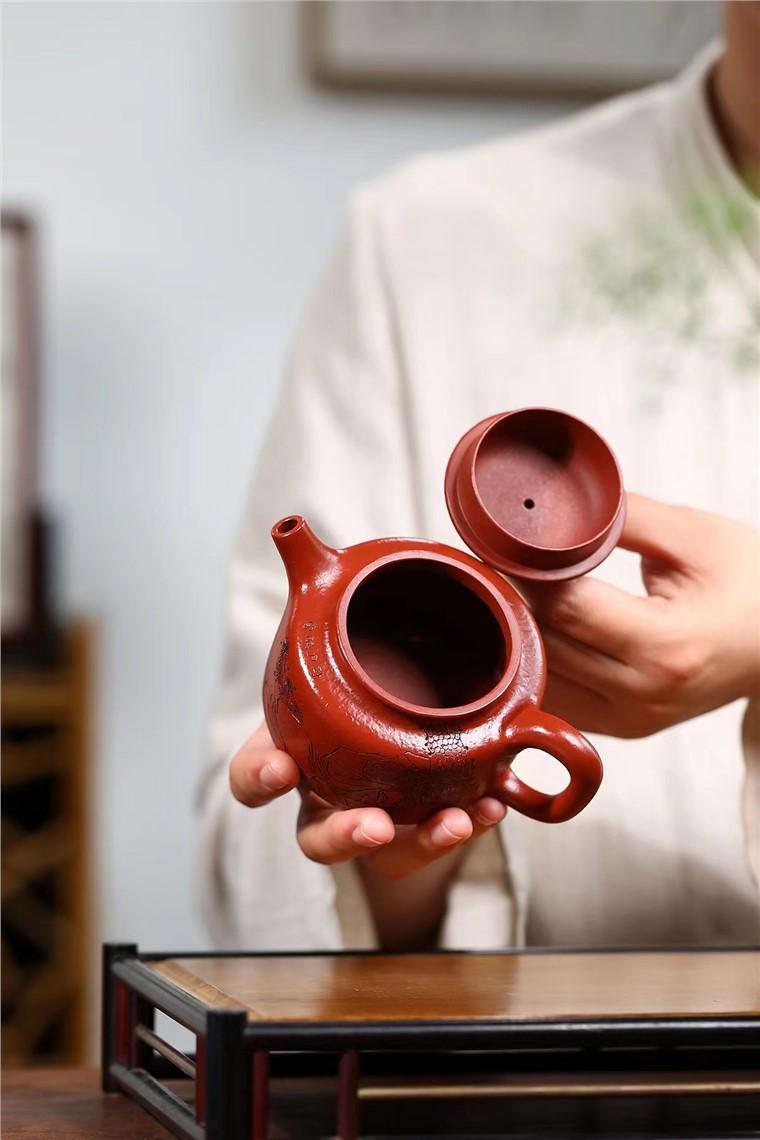 周敏作品 德钟图片