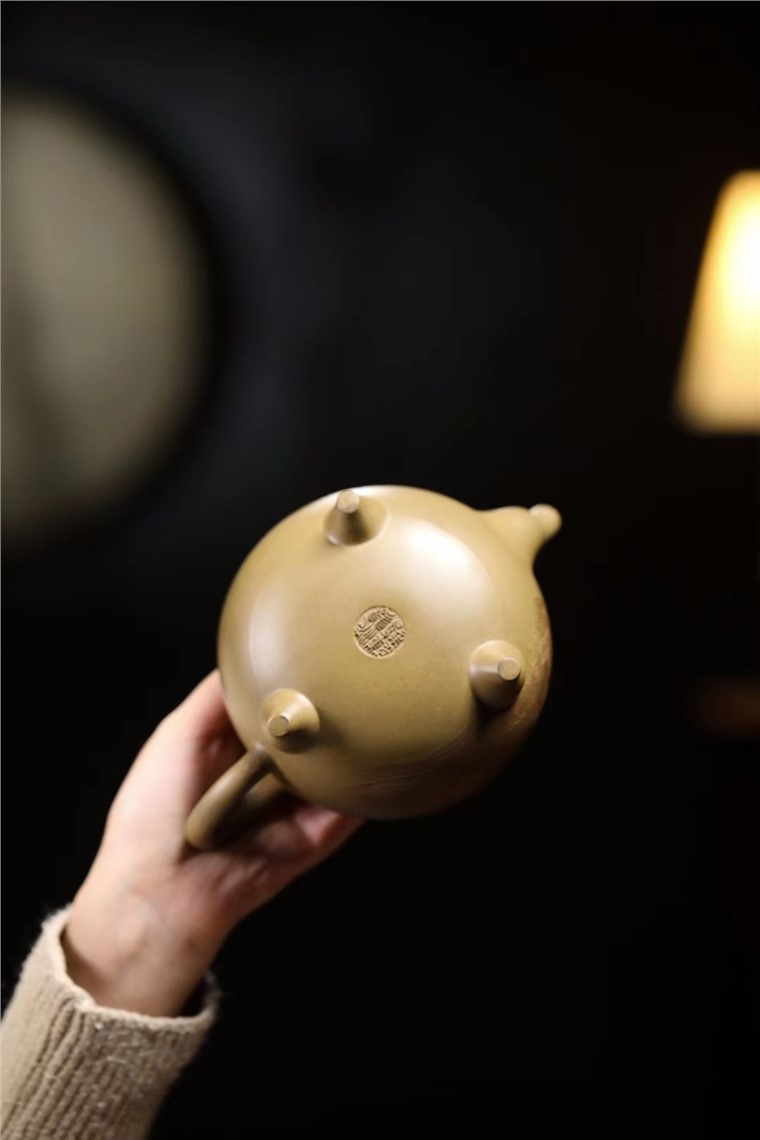沈翠莲作品 大彬如意