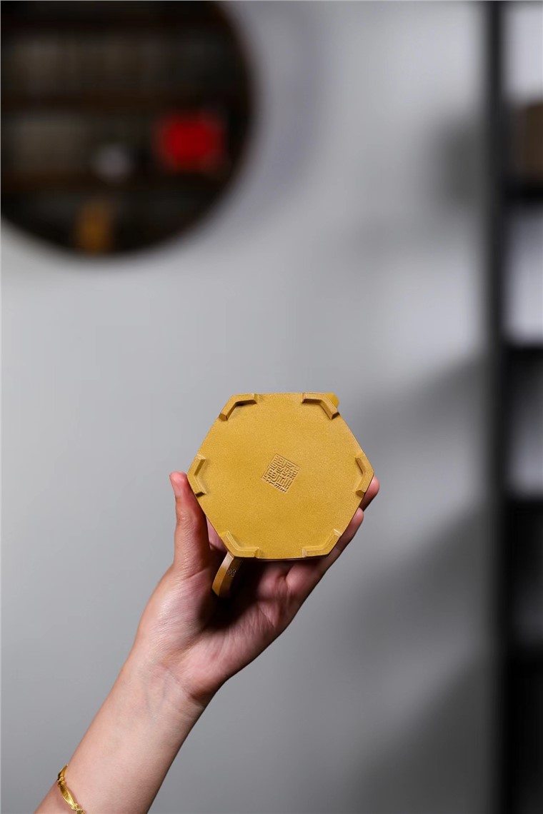 黄丽萍作品 六方宝塔