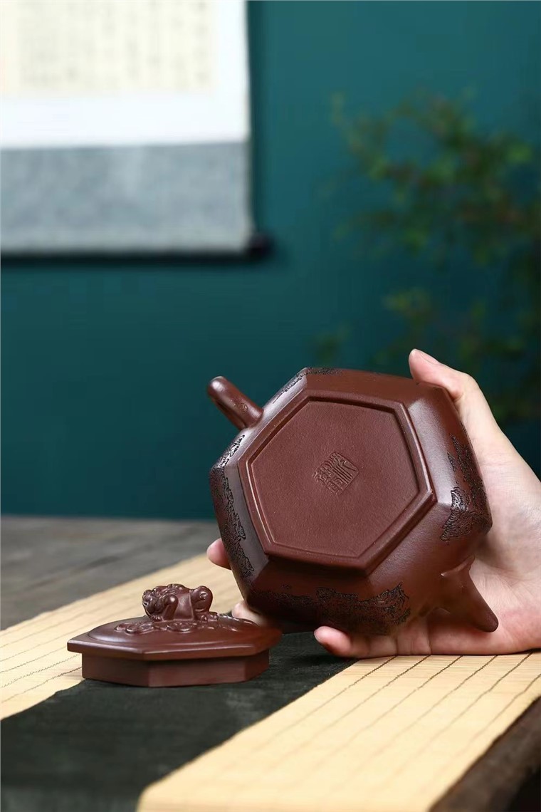 沈建军作品 金蟾纳福