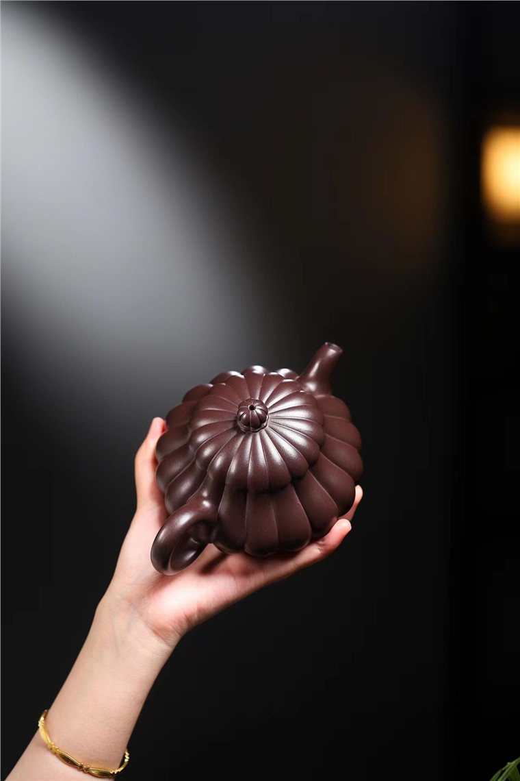 顾洪军作品 菊蕾图片
