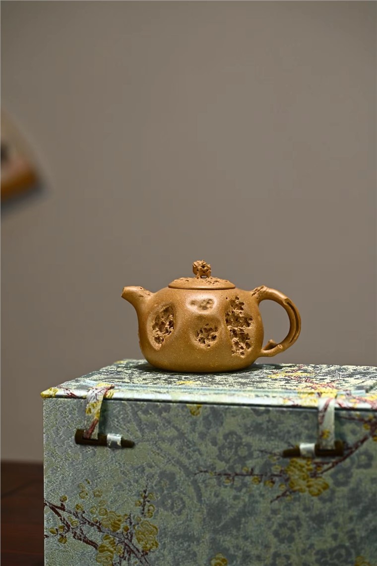 陈真作品 供春图片