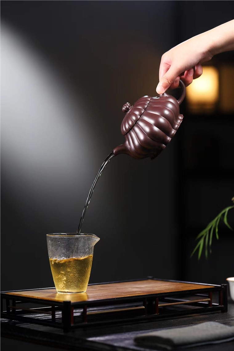 顾洪军作品 菊蕾