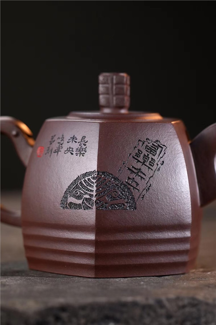 汤鸣皋作品 六方青玉