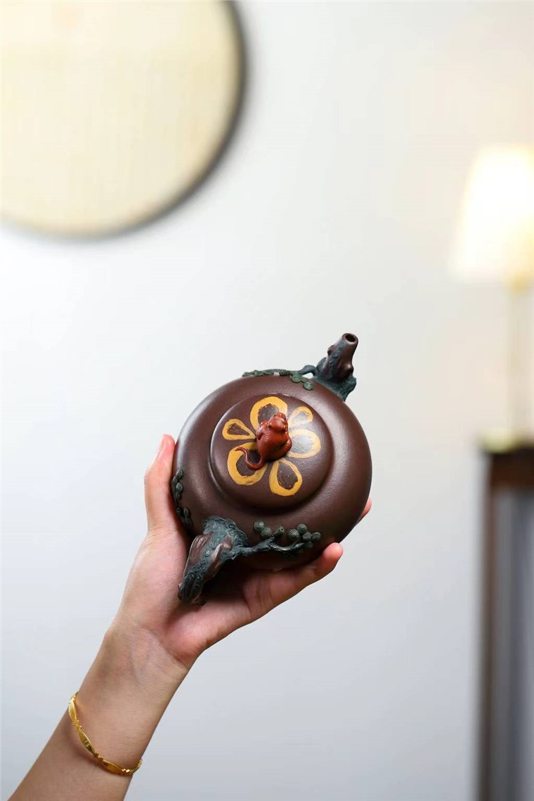 高建芳作品 灵猴松球图片