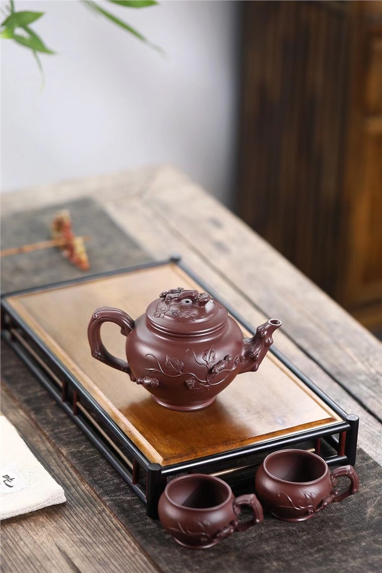 沈邃华作品 松鼠葡萄套组图片