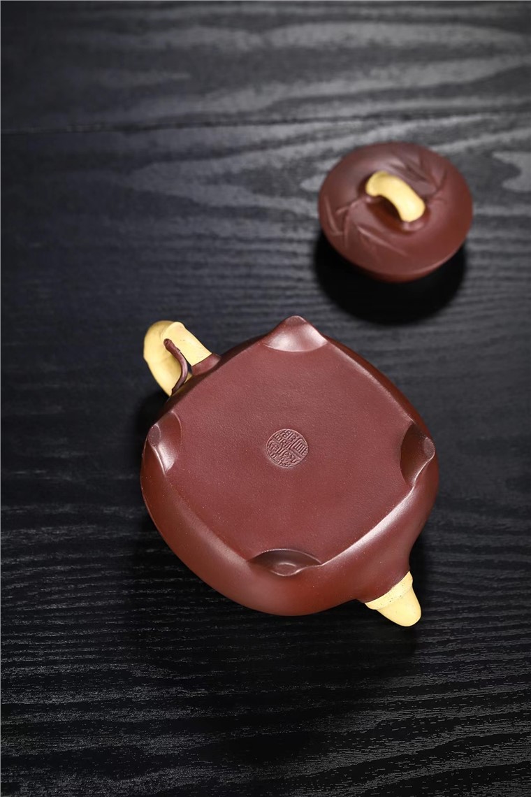 盛听凤作品 四足竹鼎