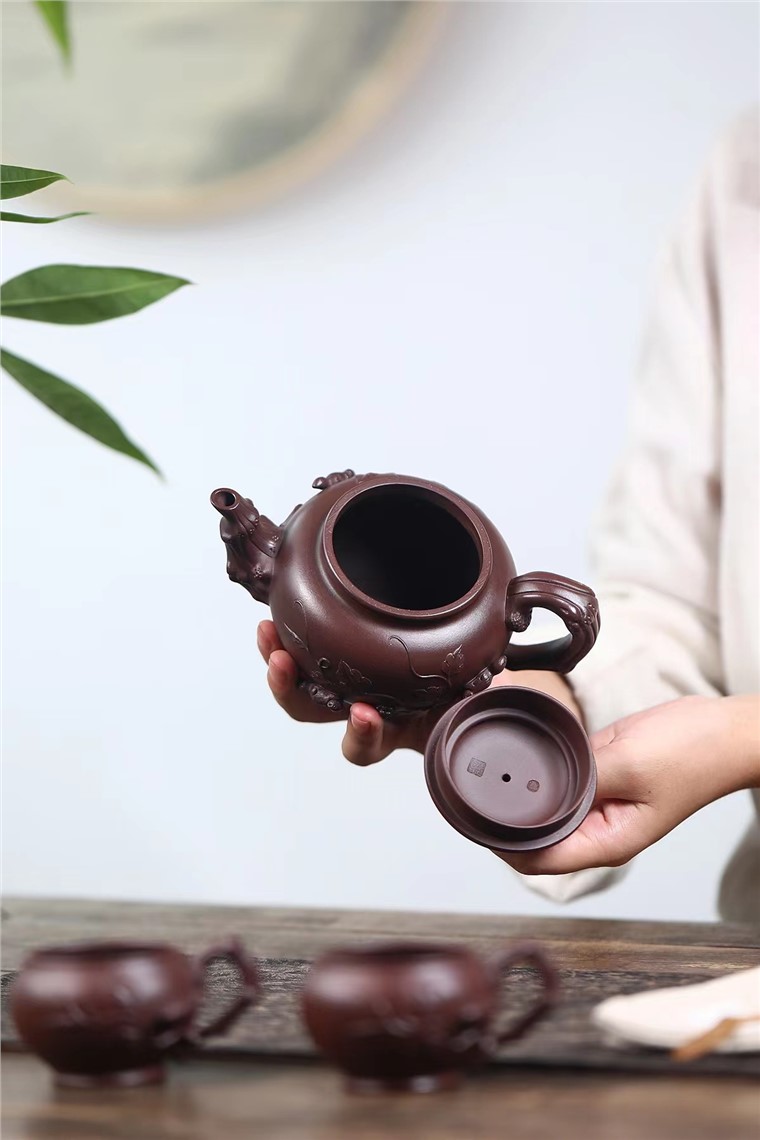 沈邃华作品 松鼠葡萄套组图片