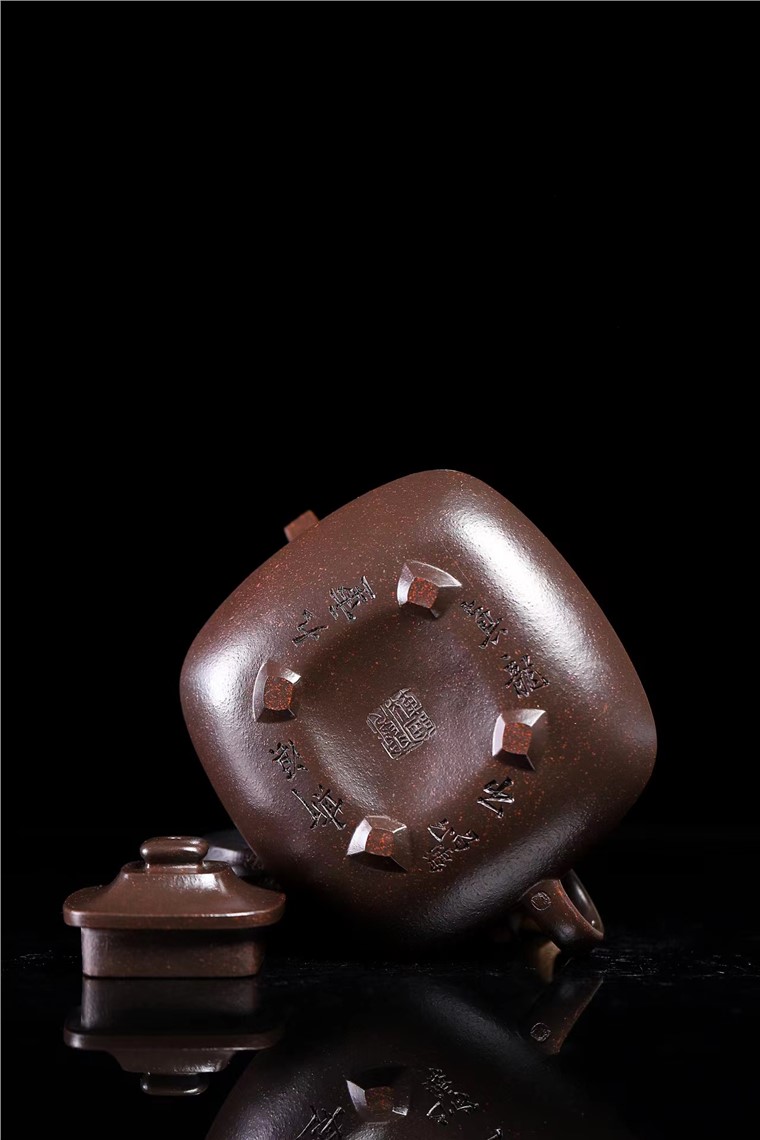李霓作品 四方云炉