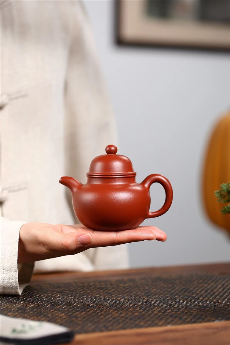 戚志君作品 掇球图片