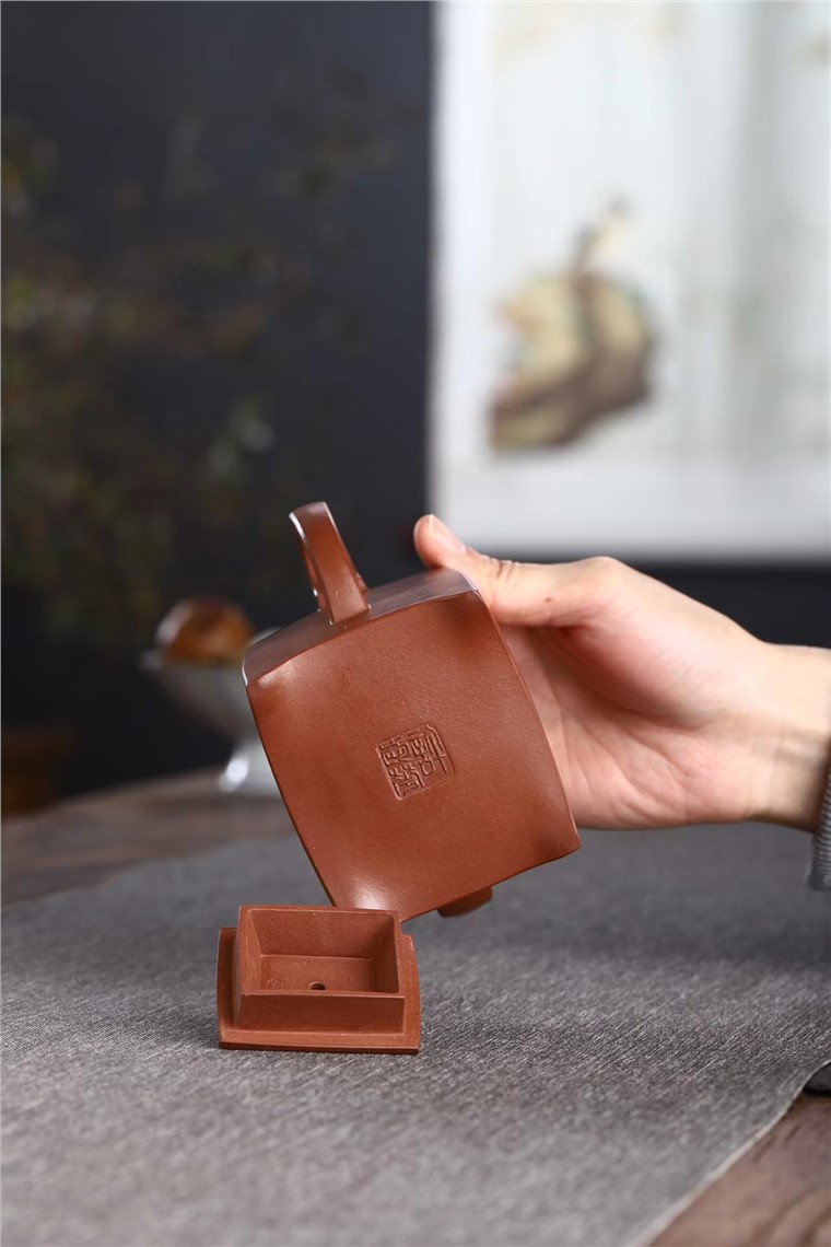 许爱华作品 四方桥鼎