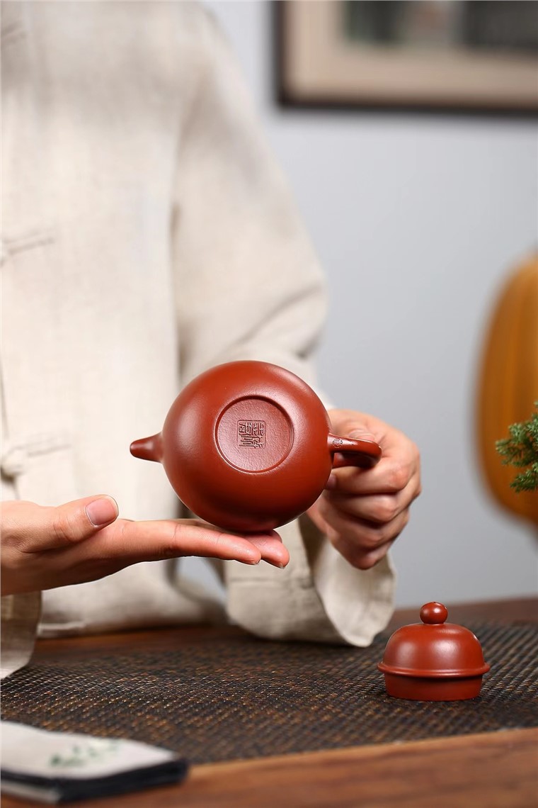 戚志君作品 掇球图片