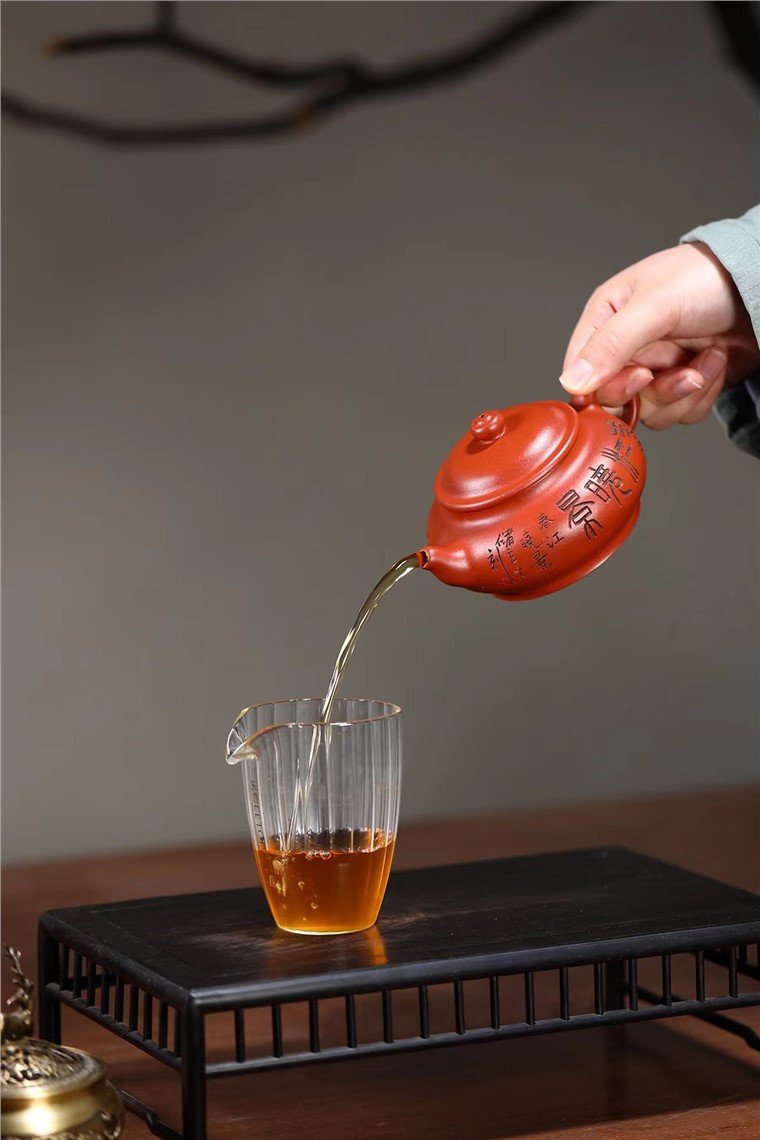 何叶作品 大鼓腹壶