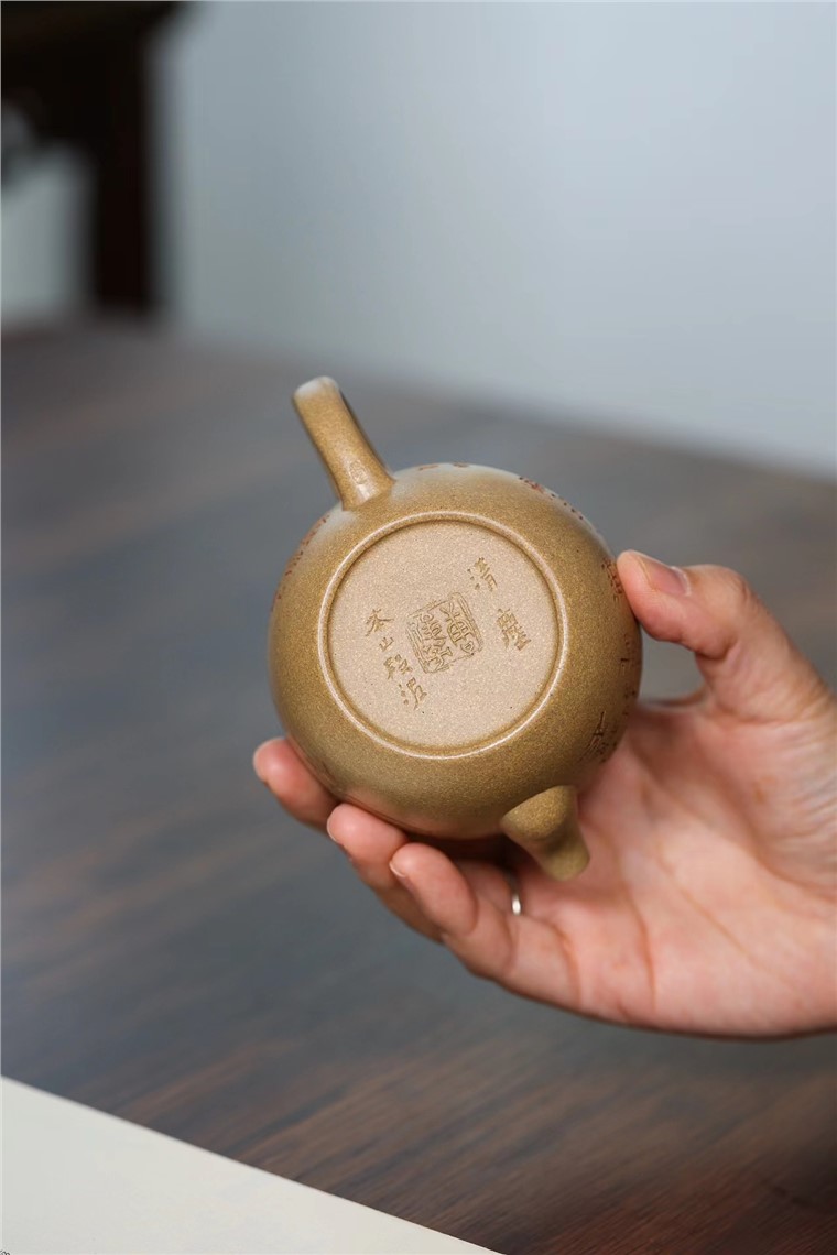 唐俊芳作品 清尘