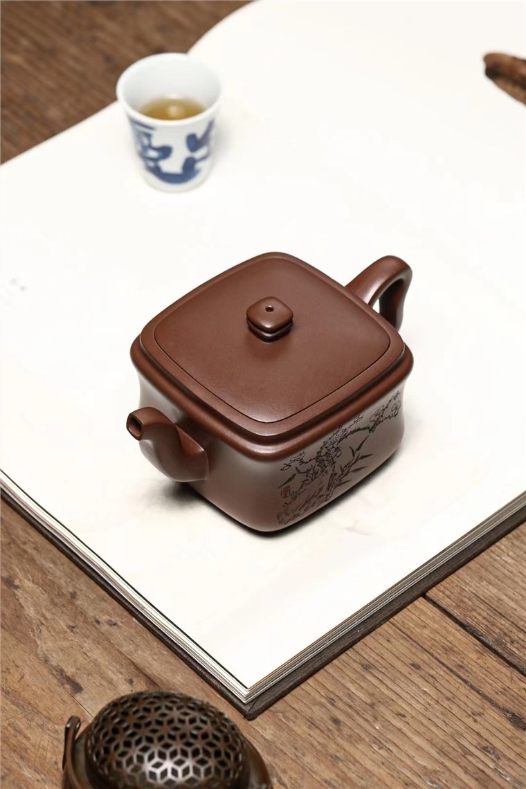 李铭作品 四方玉柱图片