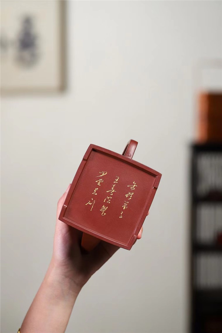 王春洪作品 四方狮尊
