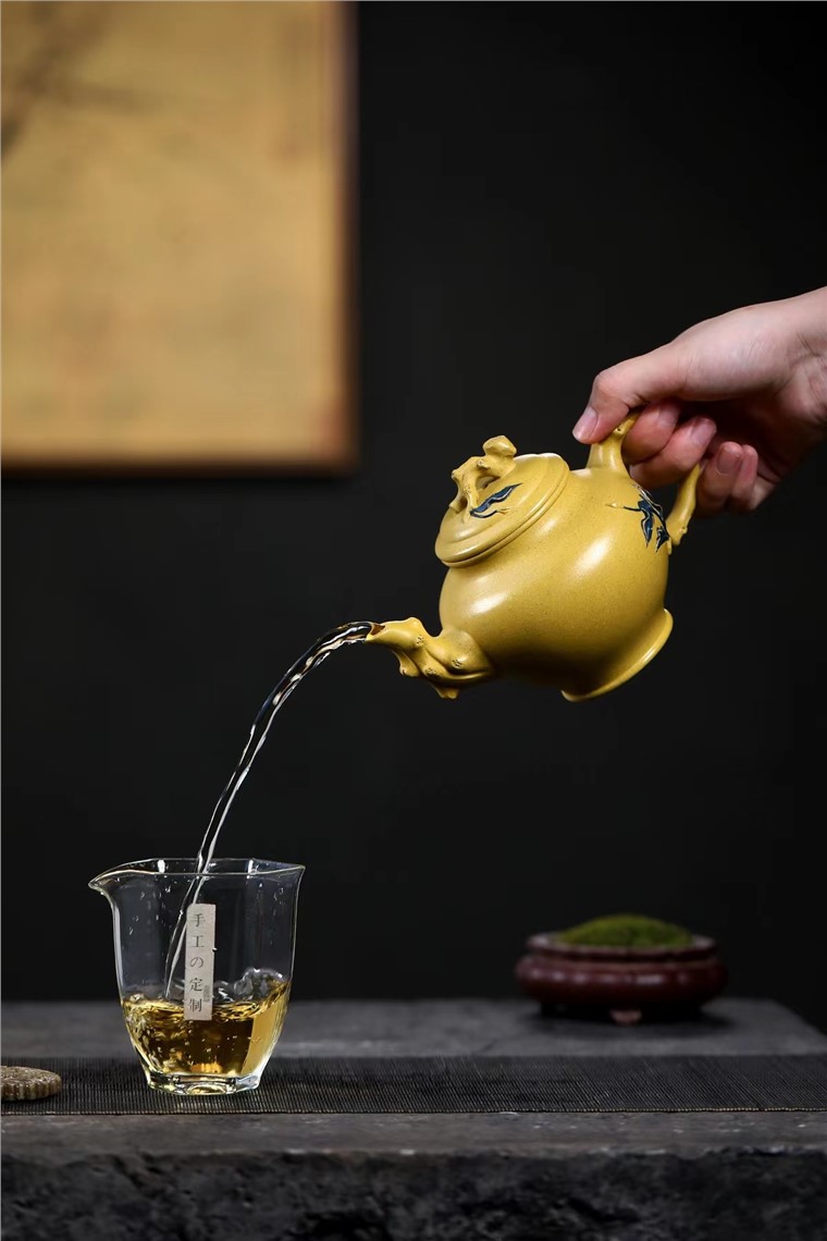 周敏作品 报春
