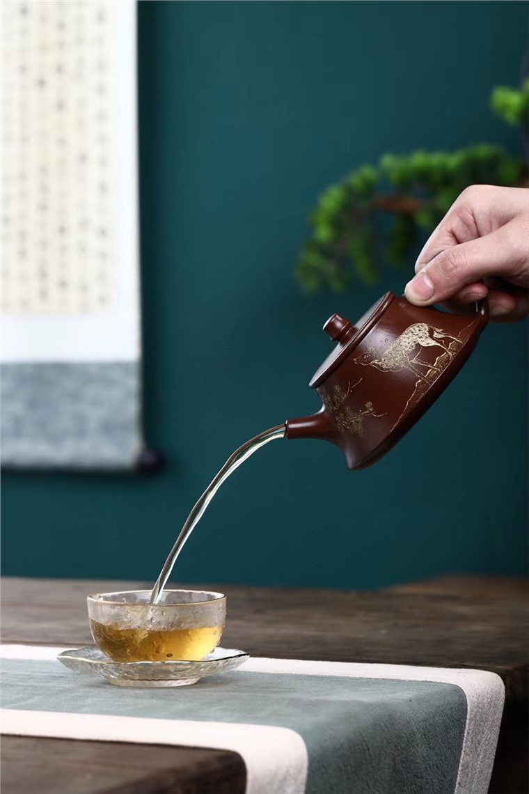 周新元作品 柱瓢