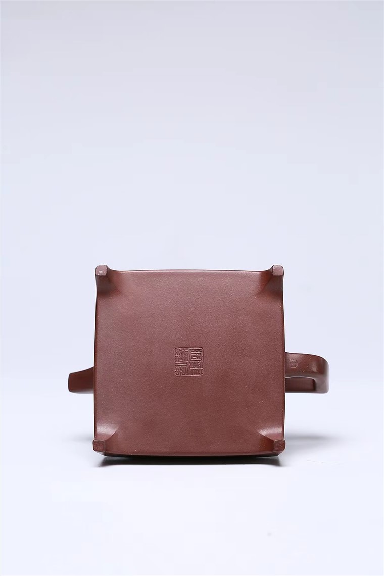眭龙俊作品 四方端玉