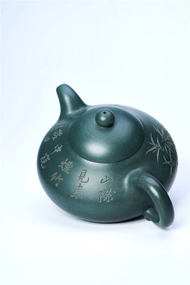 王正红作品 三足玉乳