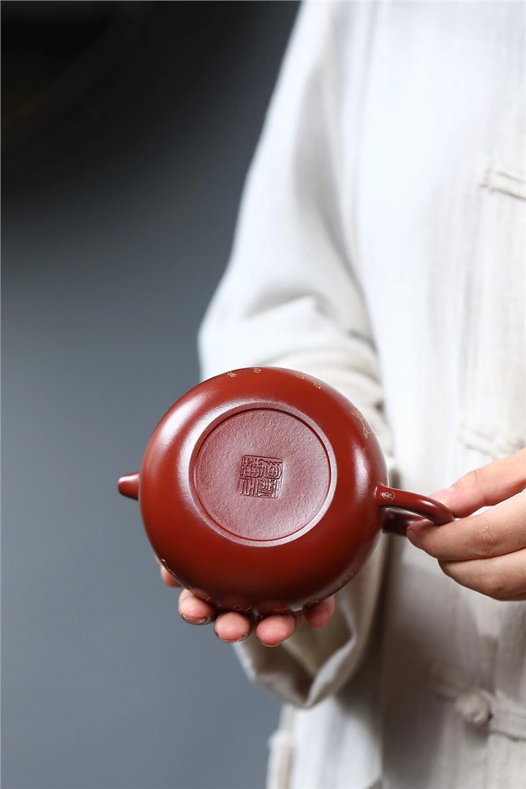周新元作品 玉乳壶