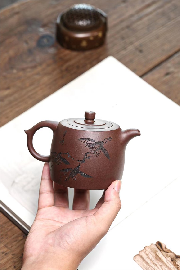 李铭作品 井栏壶图片