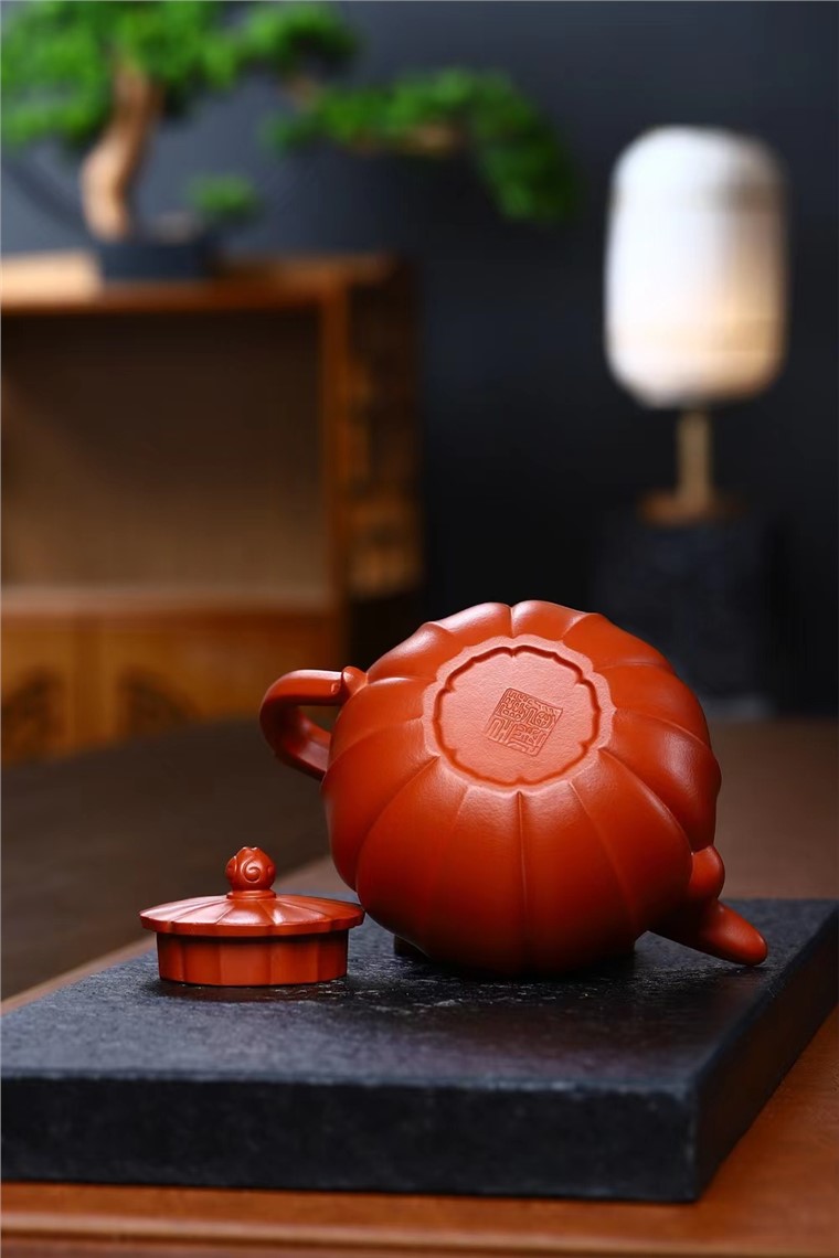 周新元作品 筋纹僧帽