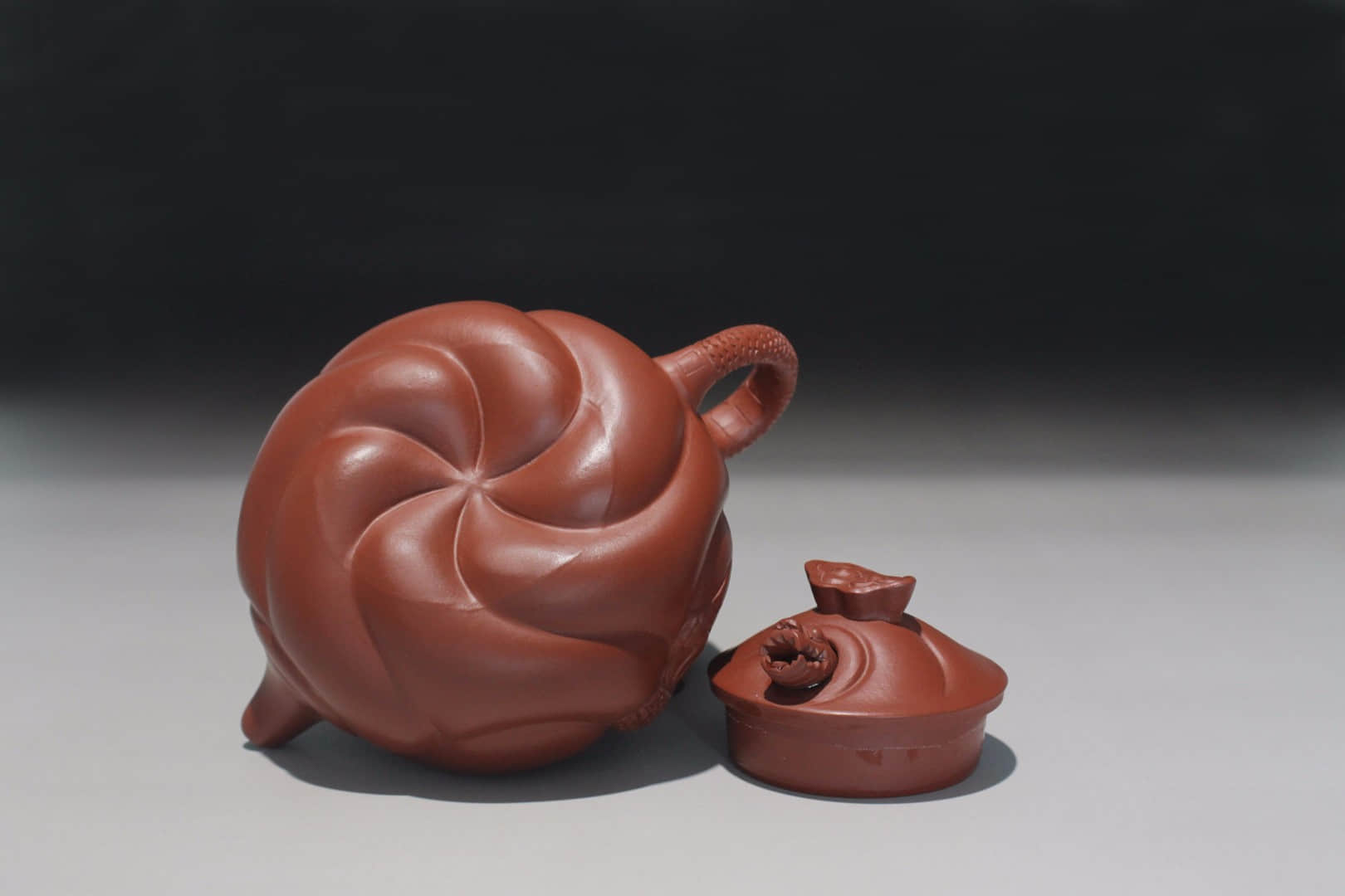 范育君作品 鱼化龙