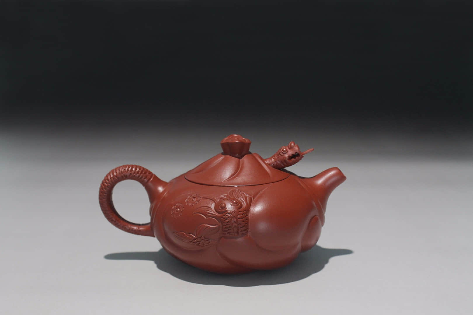 范育君作品 鱼化龙