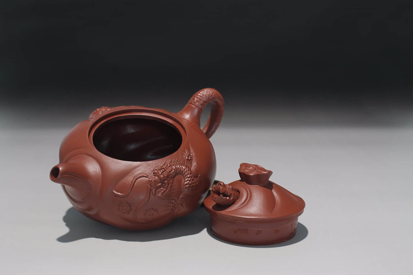 范育君作品 鱼化龙