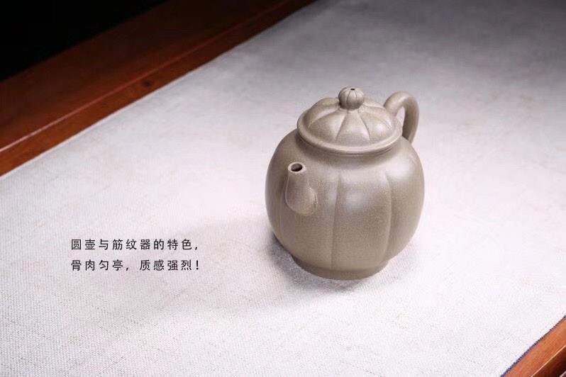 钱文英作品 高宫灯