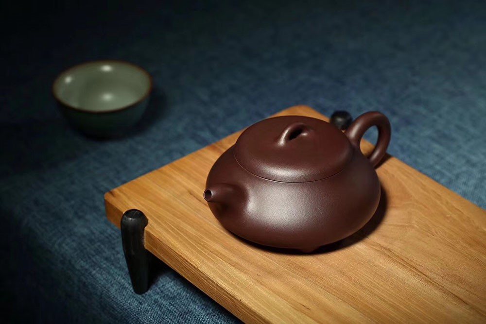 王玉芳作品 三脚矮石瓢
